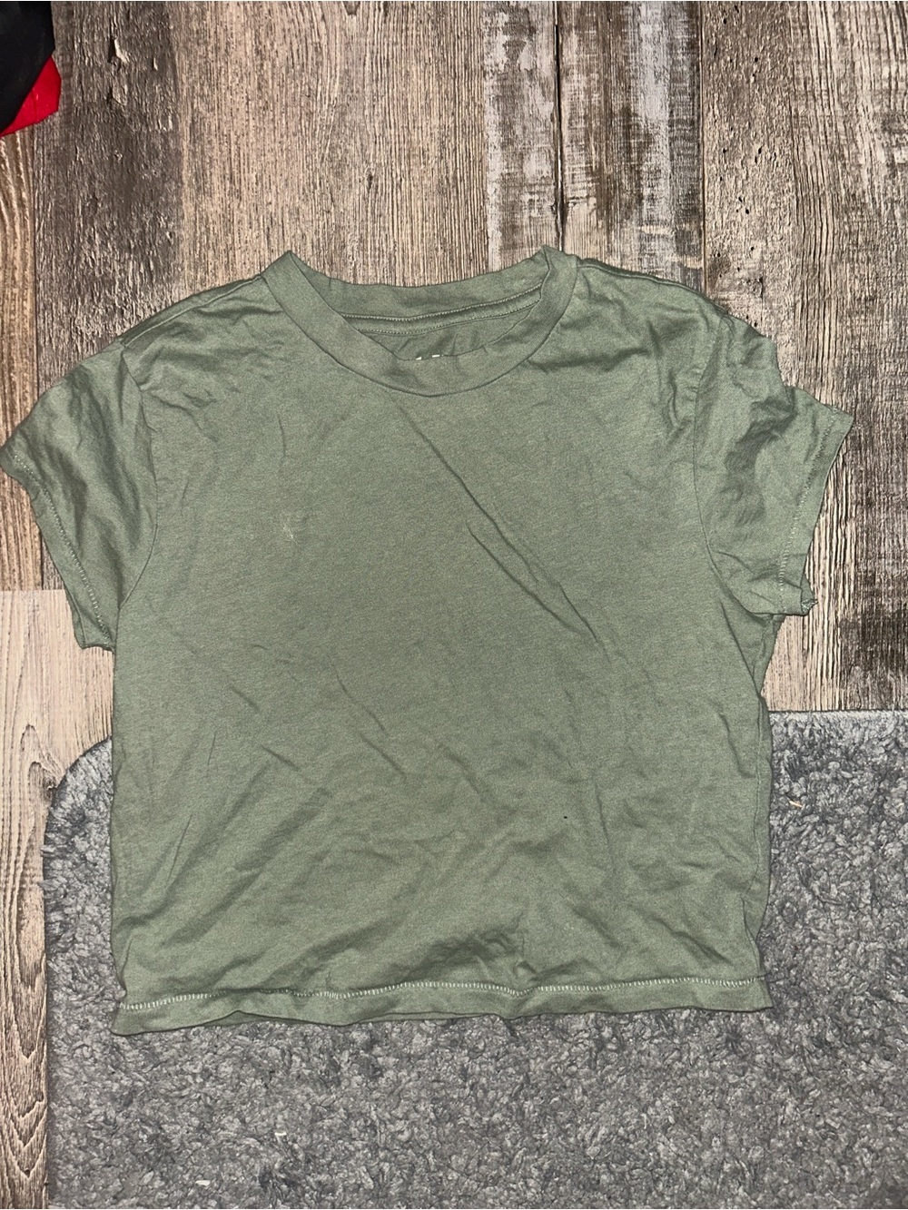 Aeropostale Olive Green Cropped Crewneck Tee